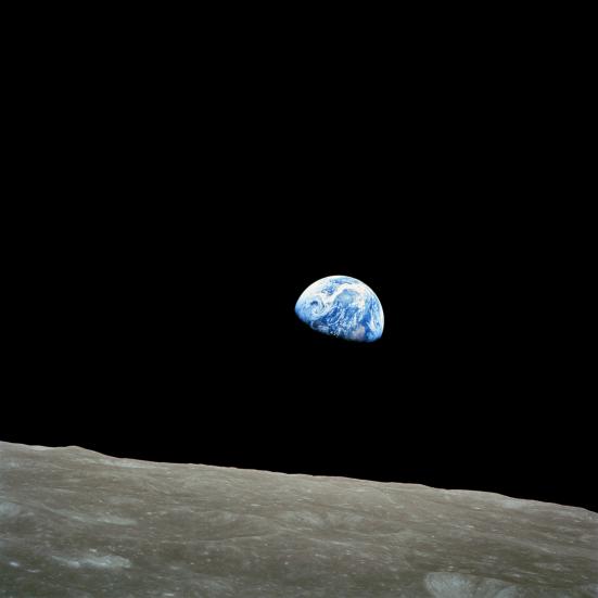 Earthrise - taget d. 24. december 1968, af Apollo 8 astronaut William Anders